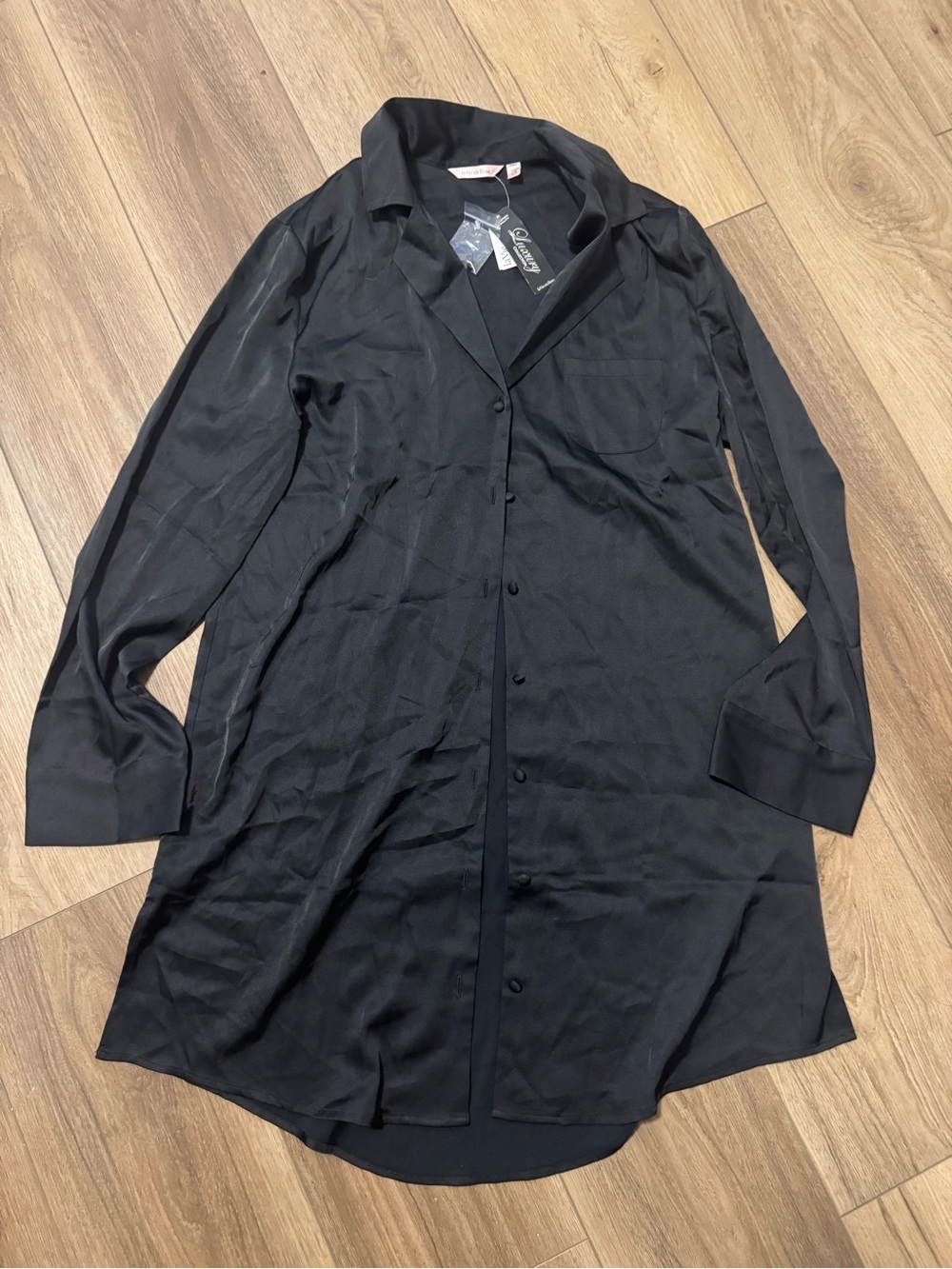 La vie en Rose Satin Sleep Shirt Sizs Small Black